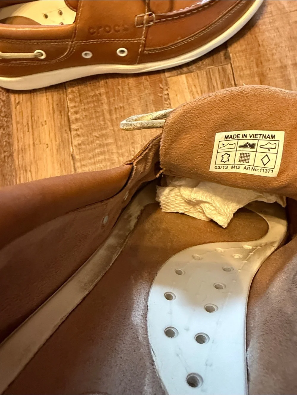 CROCS Men’s Tan Brown Leather Boat Shoes with White Laces